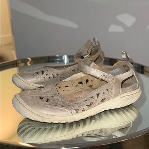 JBU Cream Flats with Intricate Cutouts and Slip-On Design